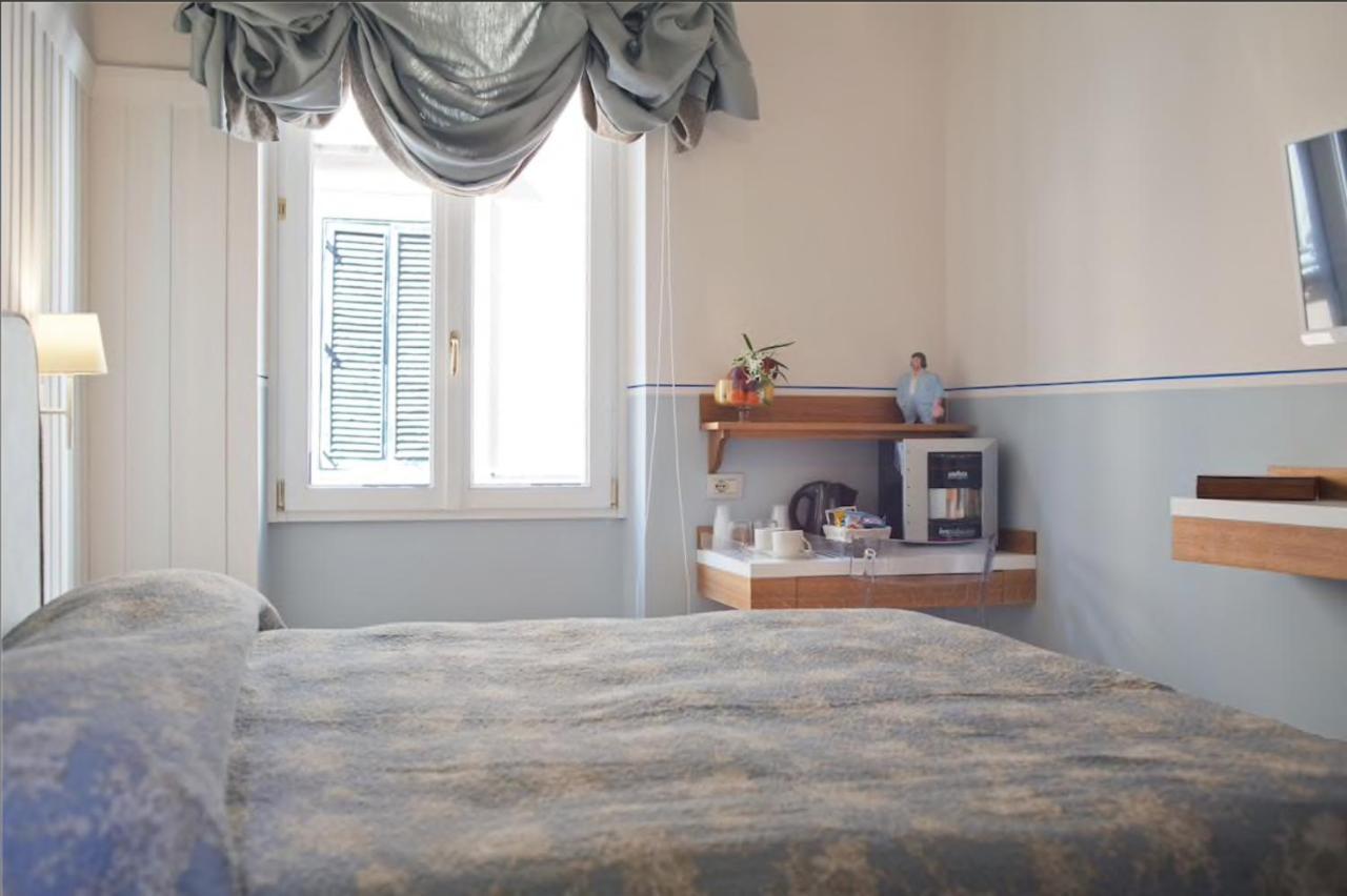 Piazza Di Spagna Prestige Petit Рим Екстер'єр фото